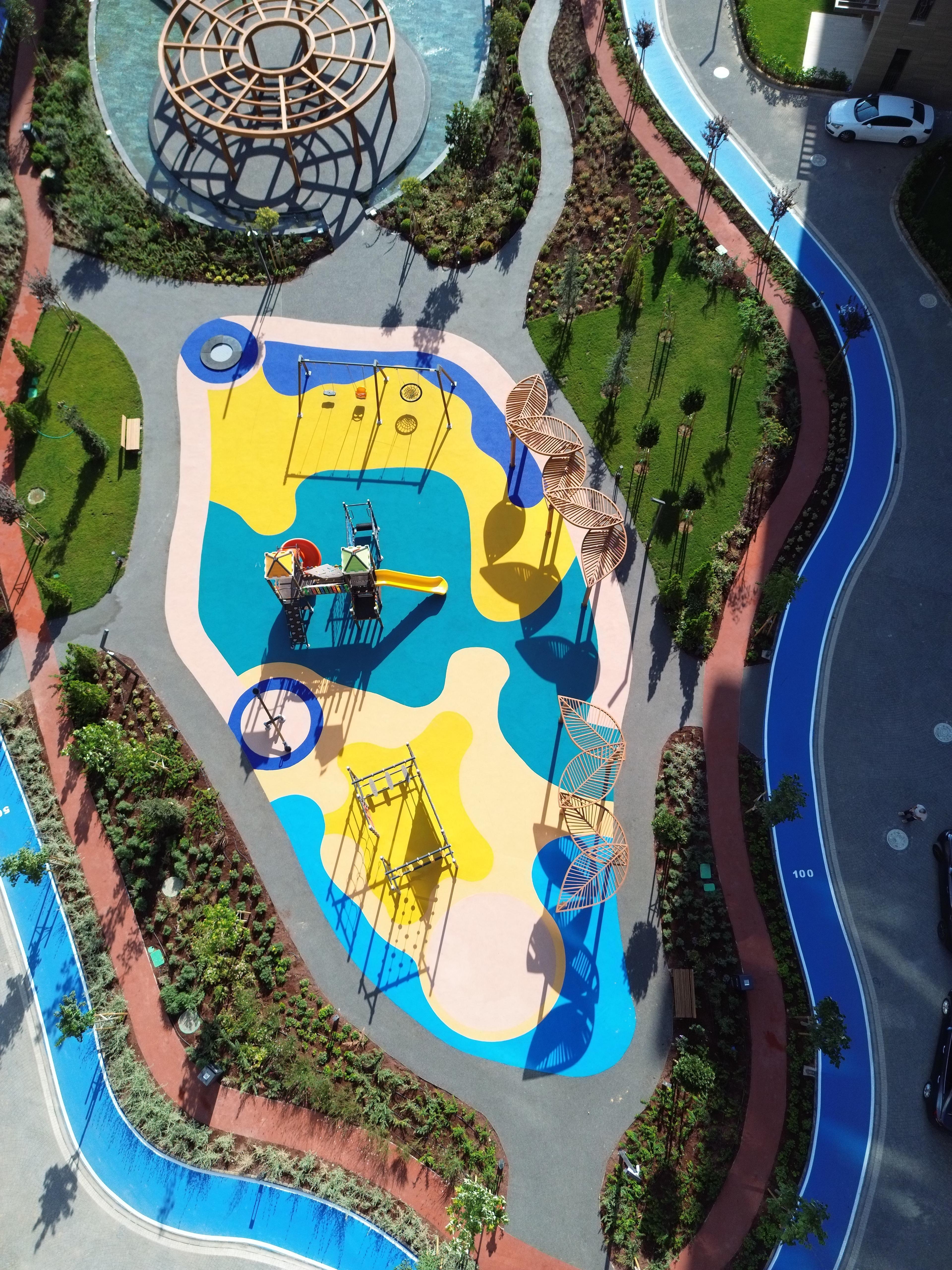 Limonlu bahçe konakları EPDM Çocuk oyun alanı - Akrilik Yürüyüş yolu Ve Terrazo zemin uygulaması